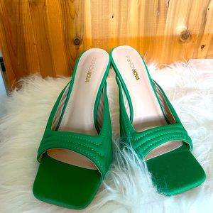🌼 Fashion Nova heeled sandals